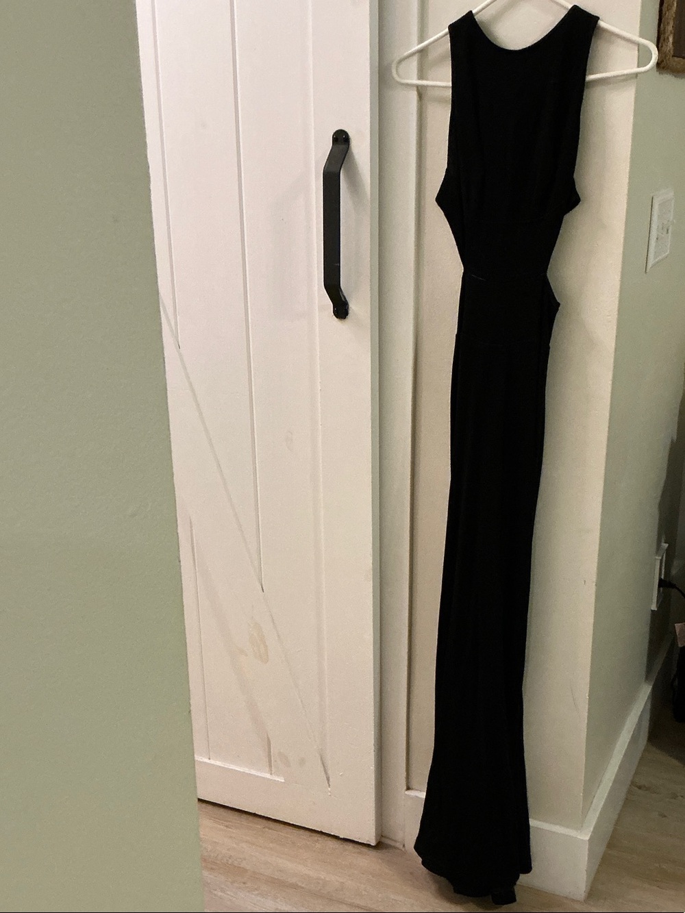 Elegant Black Backless Maxi Dress - Sleek Evening Wear